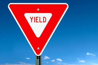 ハワイの道路標識 YIELD